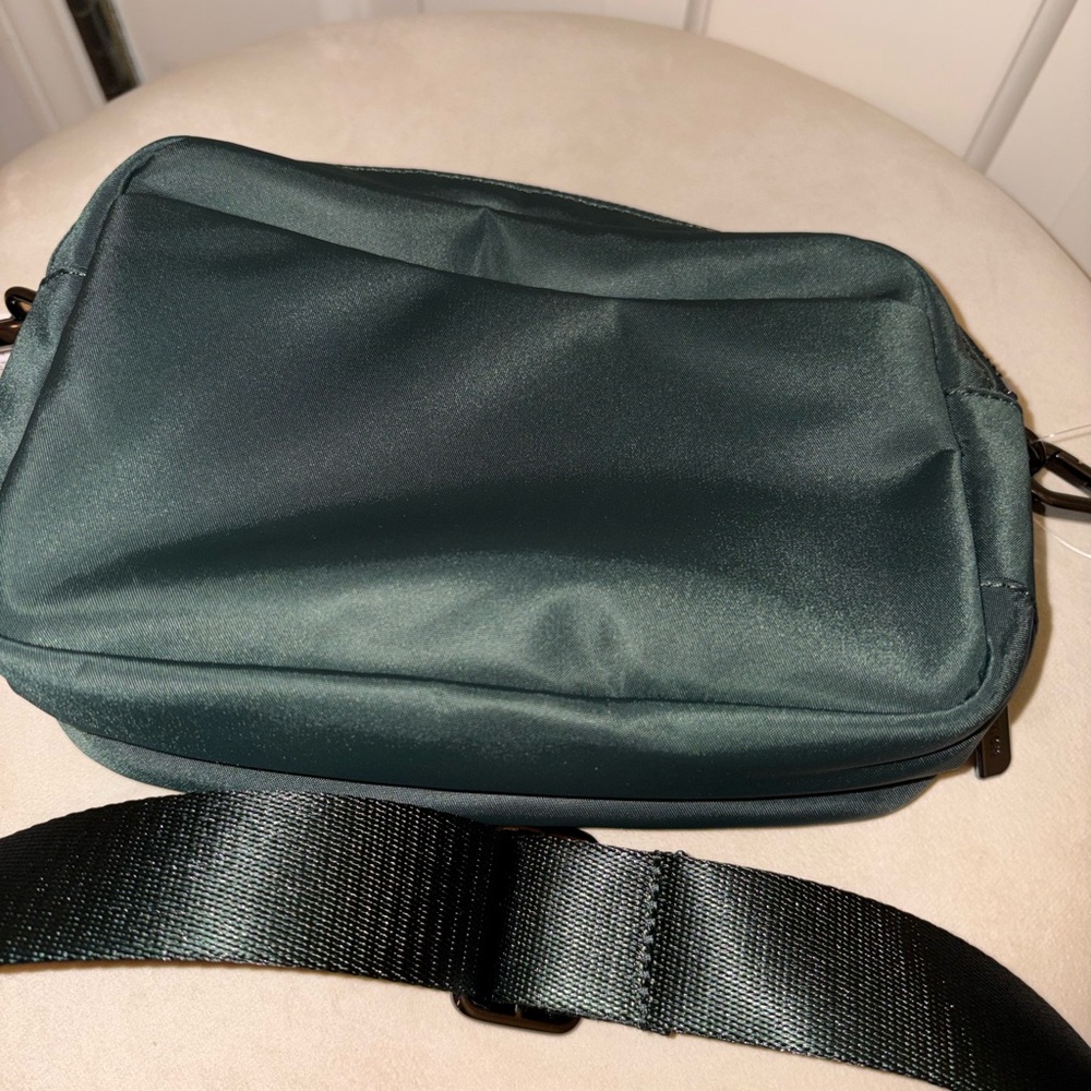 lululemon Green Crossbody Bag - Picture 3 of 4